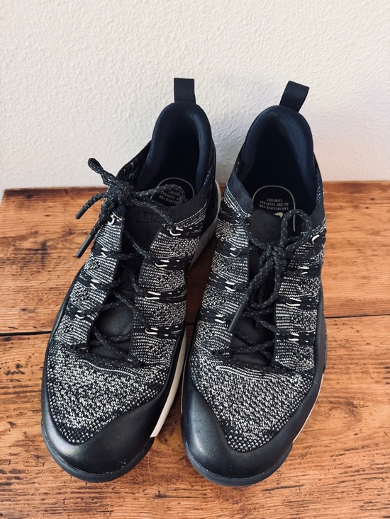 Nike Lupinek Flyknit Black and White Athletic Sneakers main image 7